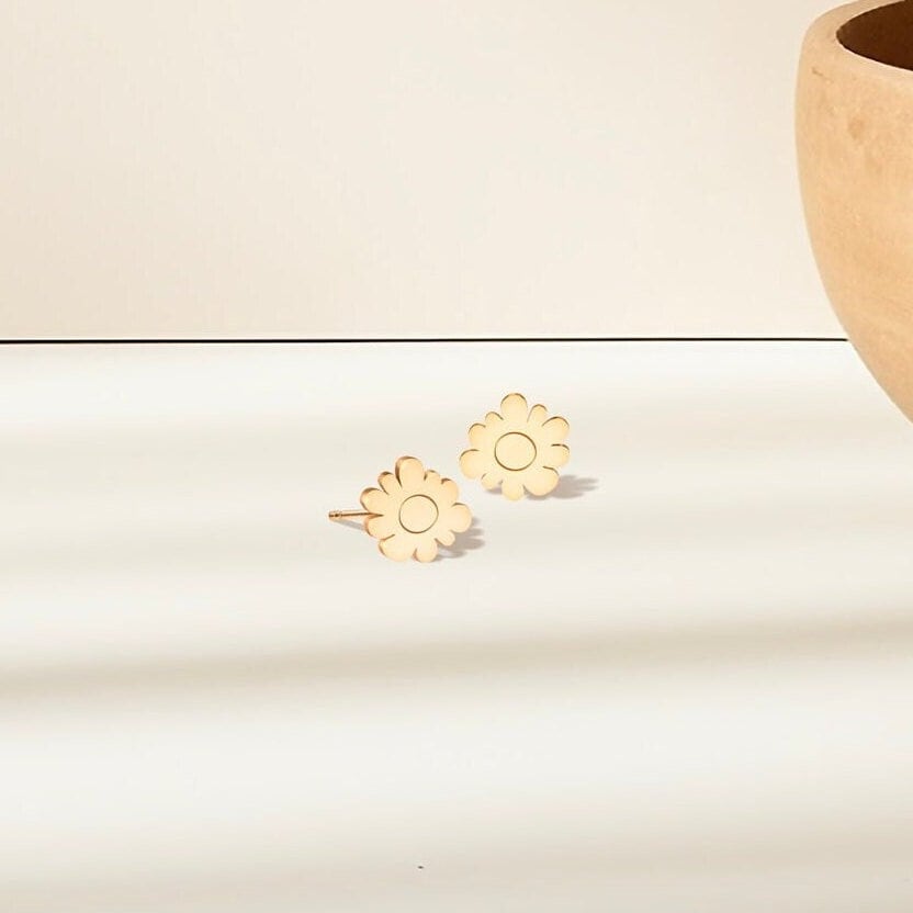 Daisy Stud Earrings