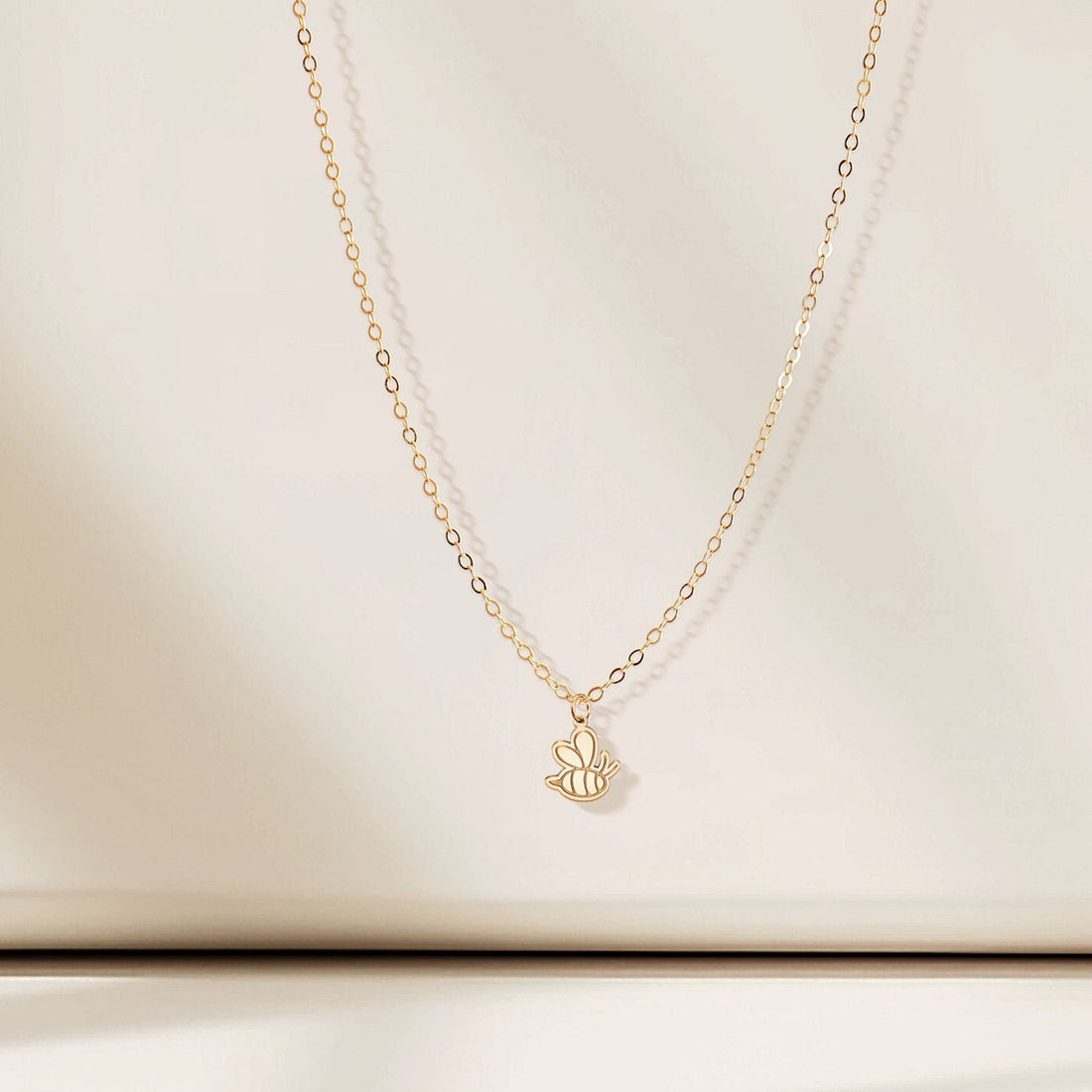 Cute Flying Bee Pendant Necklace