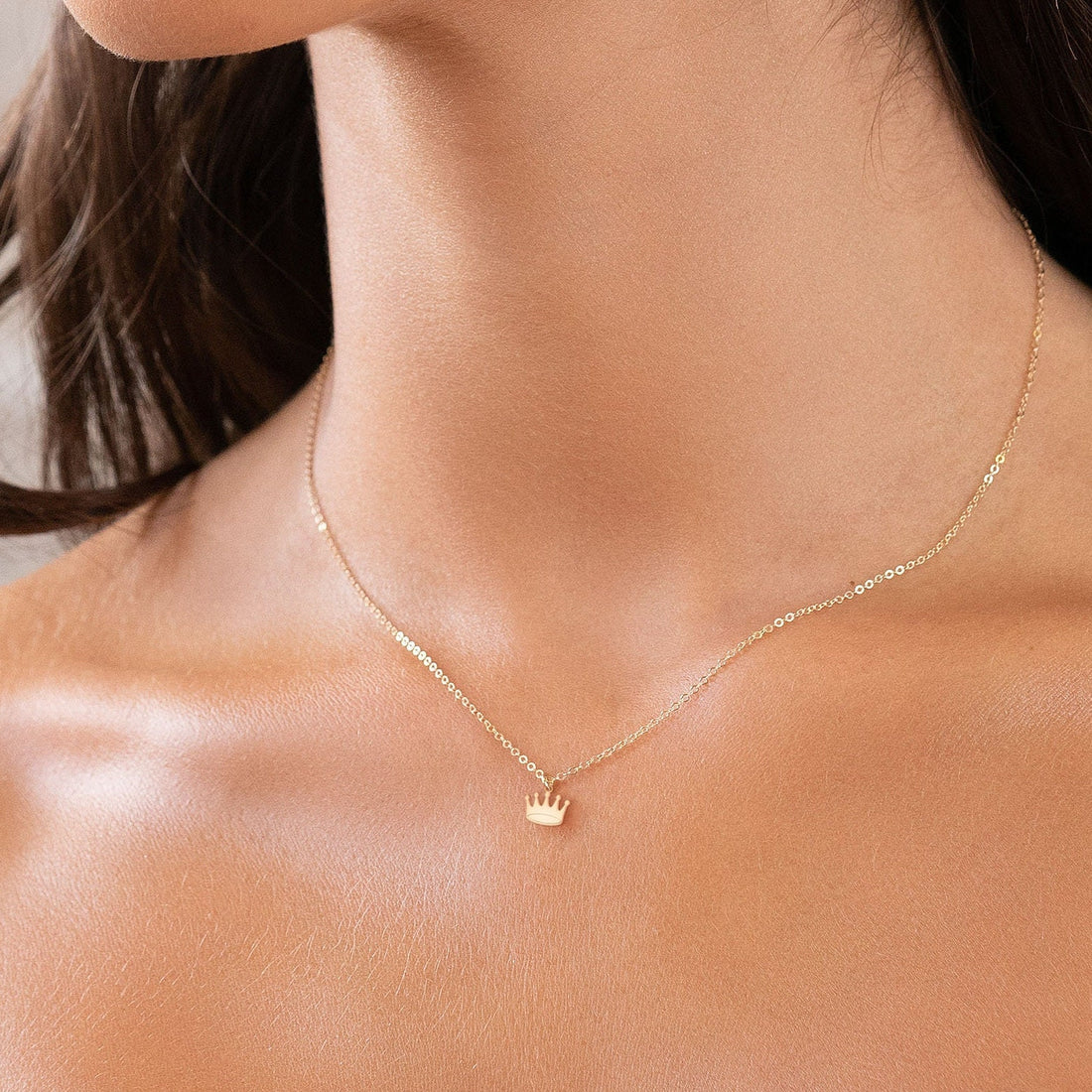 Crown Cable Pendant Necklace