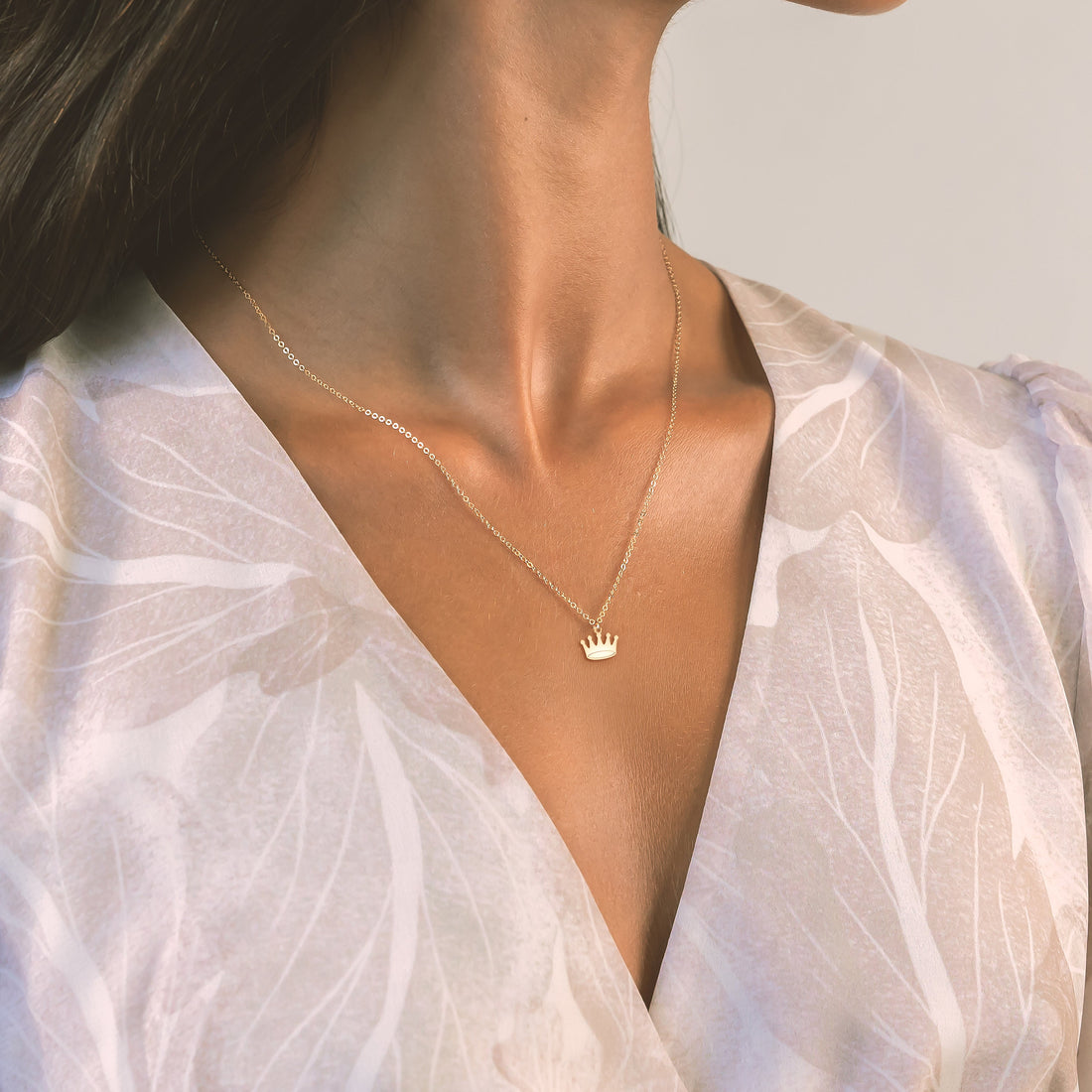 Crown Cable Pendant Necklace