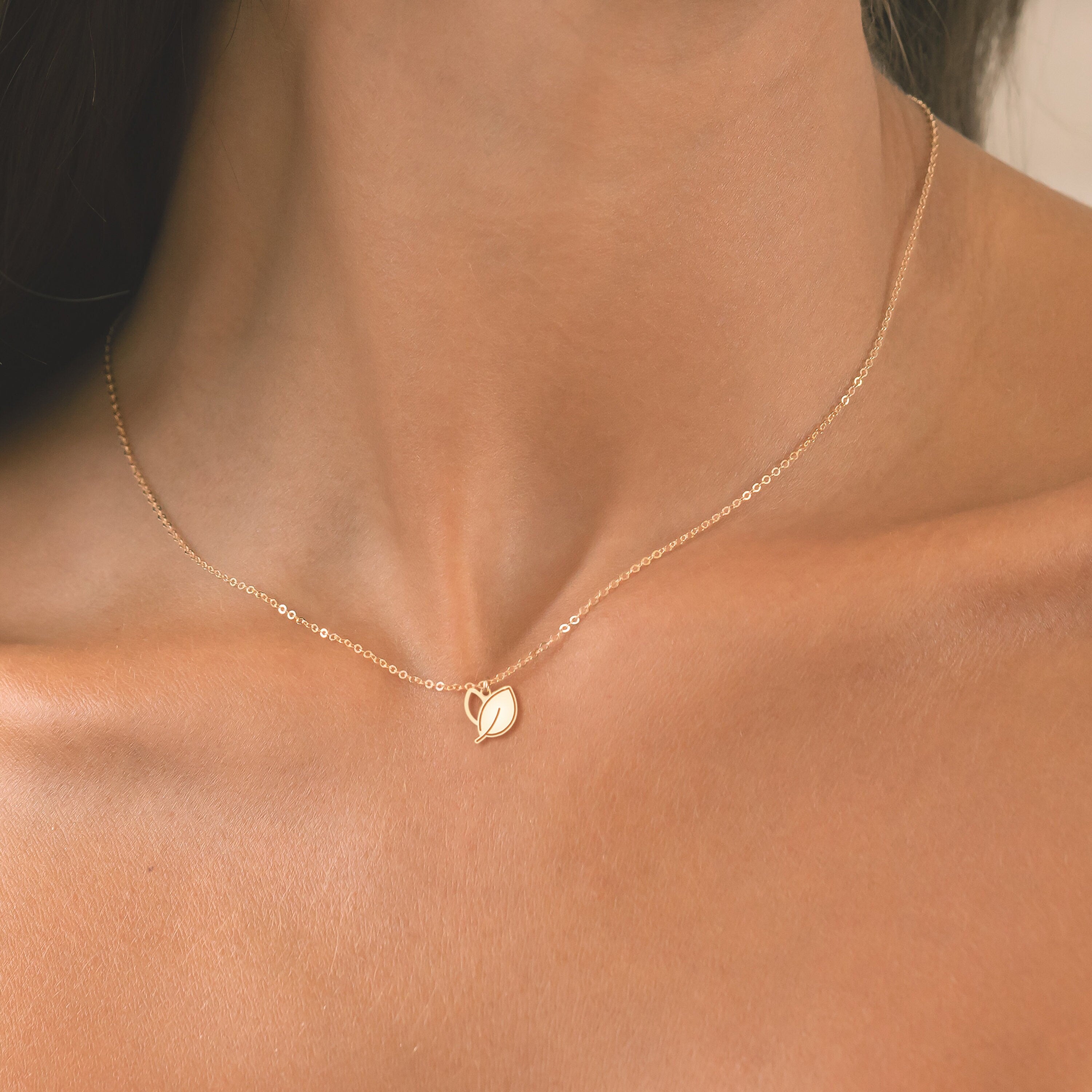 Leaf Pendant Cable Necklace
