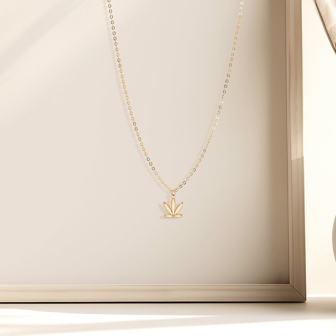 Cannabis Leaf Pendant Necklace