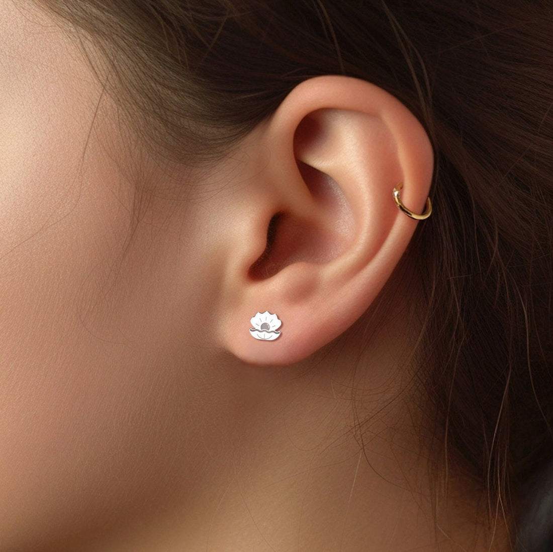 Clamshell Stud Earrings
