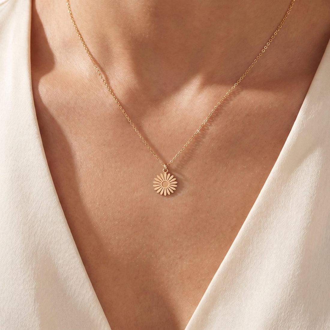 Daisy Bloom Flower Necklace Charm