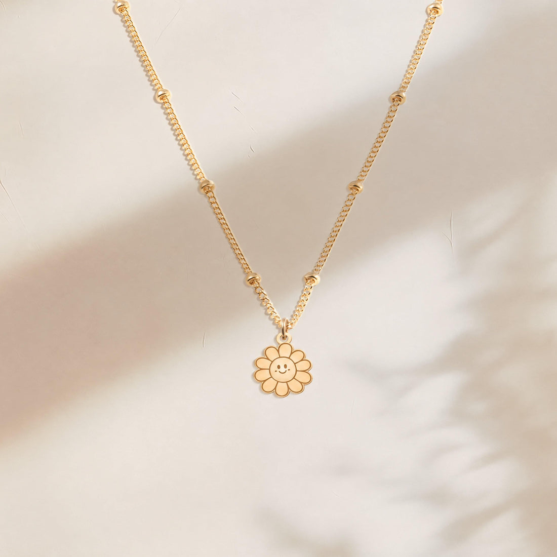 Smiling Daisy Charm Necklace