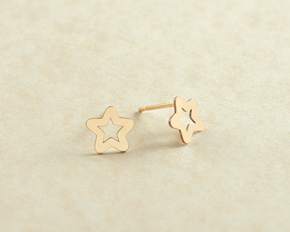Star Outline Stud Earrings