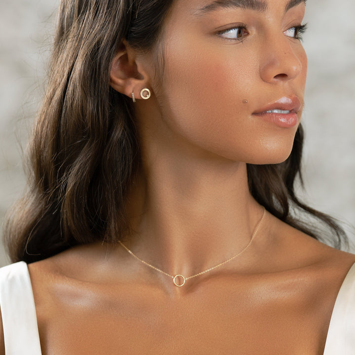 Dainty Circle Choker