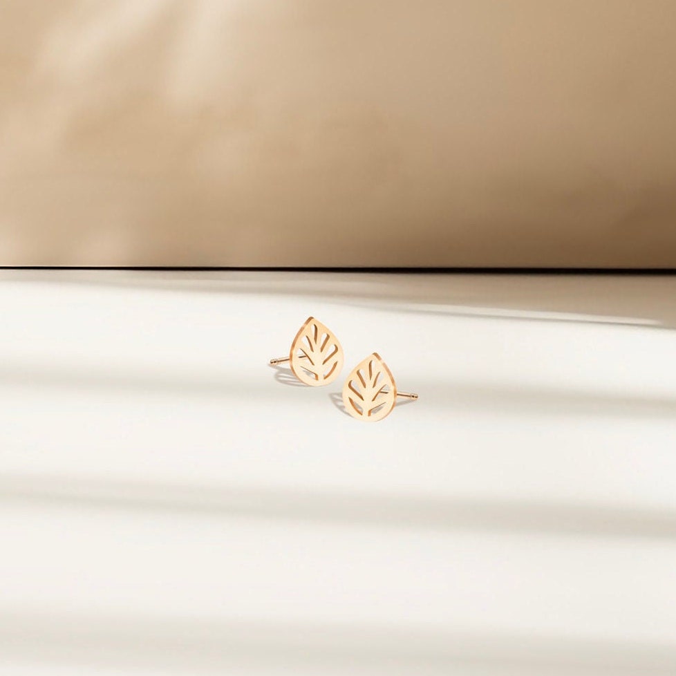 Teardrop Leaf Earring