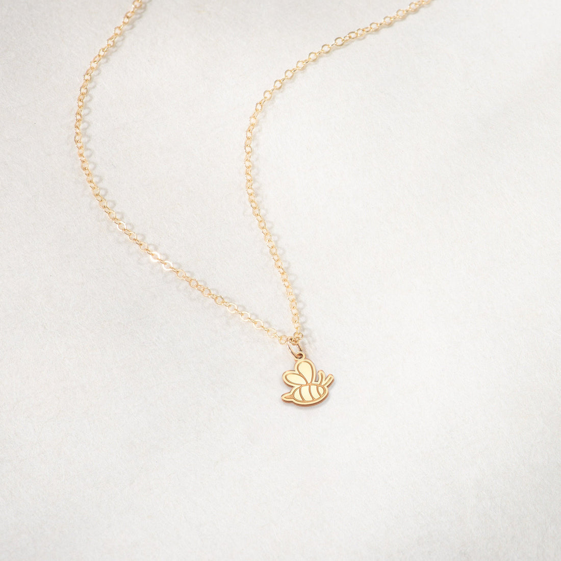 Cute Flying Bee Pendant Necklace