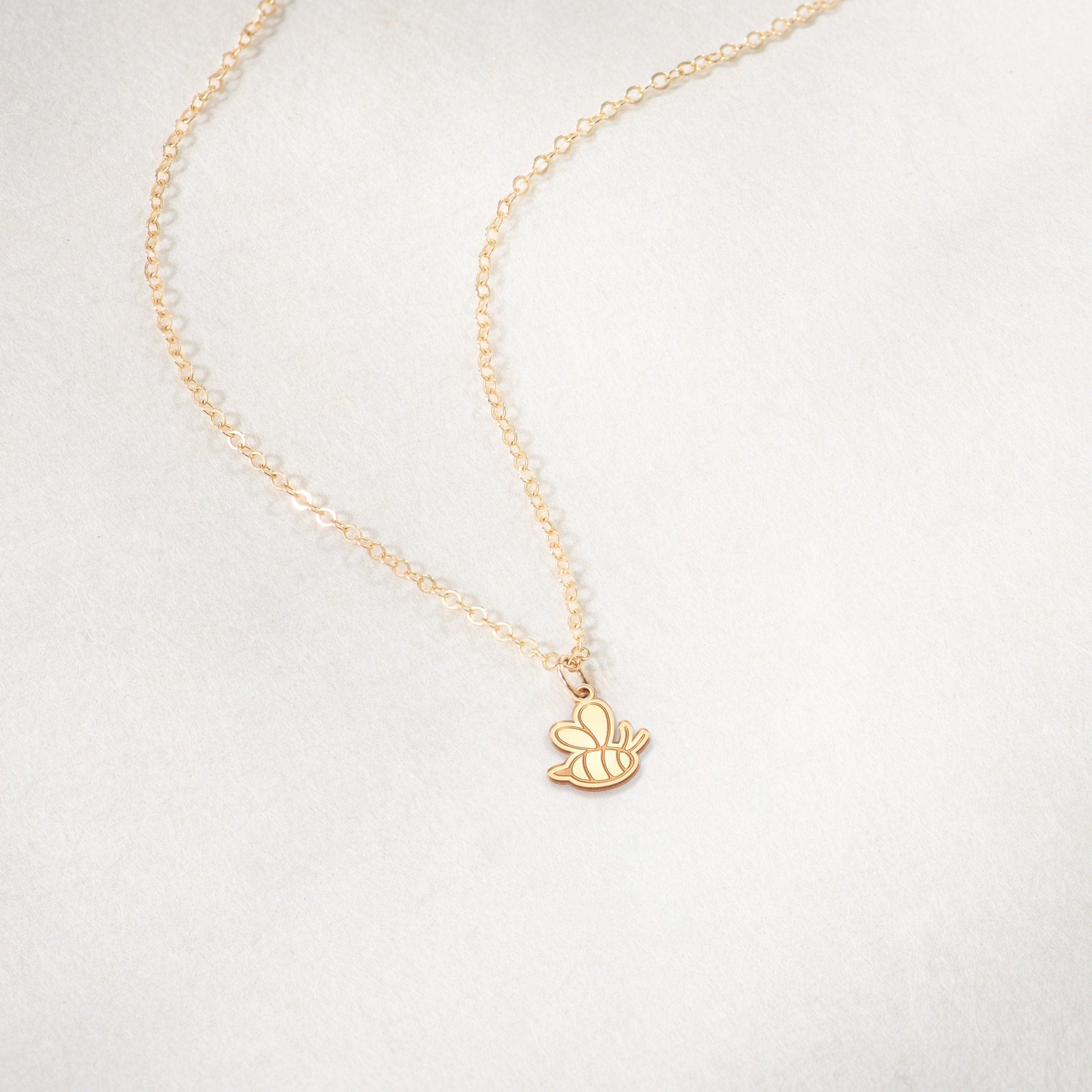 Cute Flying Bee Pendant Necklace