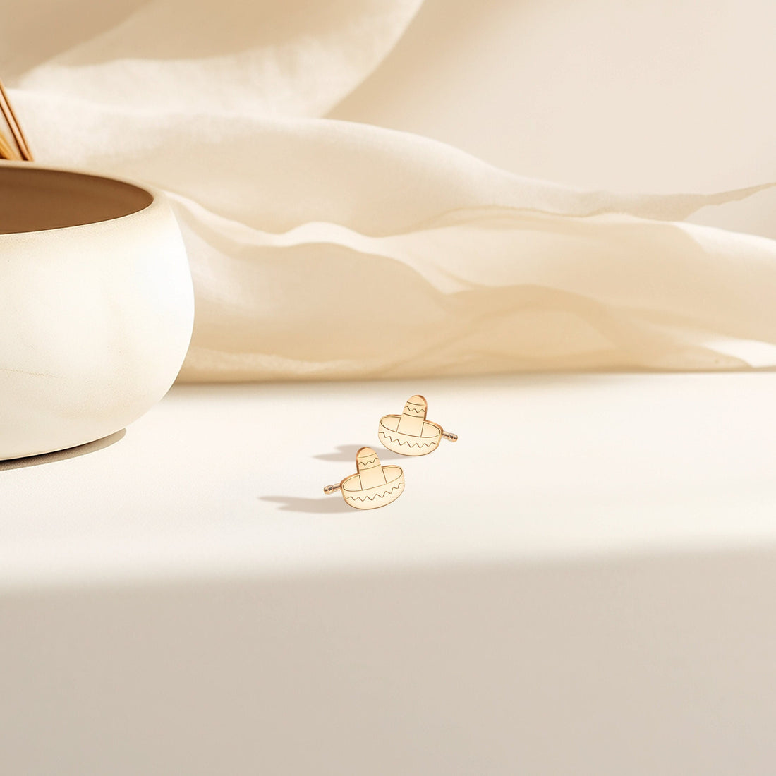 Sombrero Earring Dainty