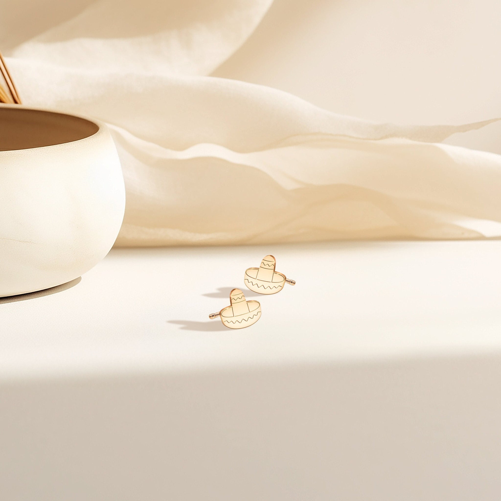 Sombrero Earring Dainty