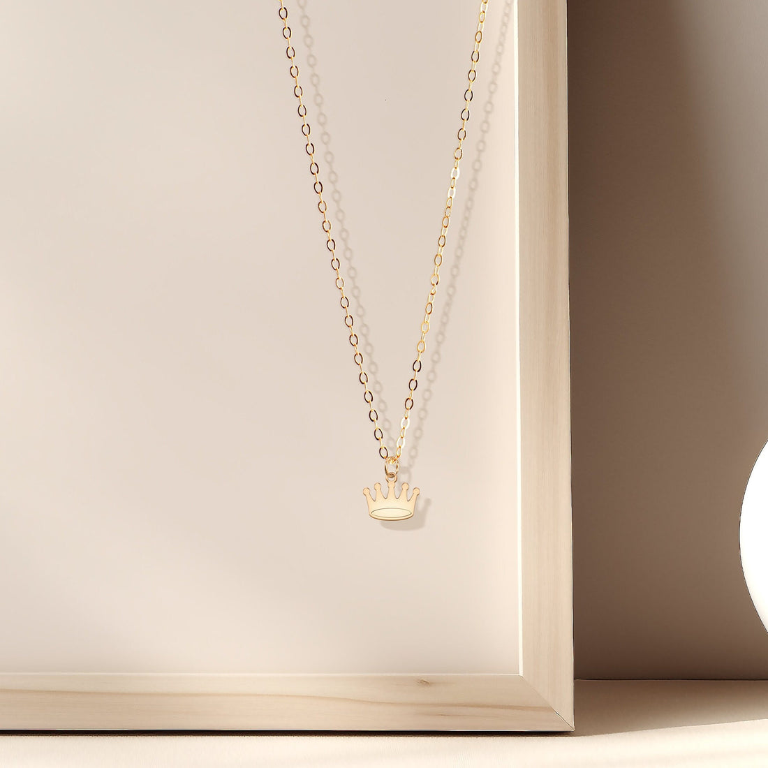 Crown Cable Pendant Necklace