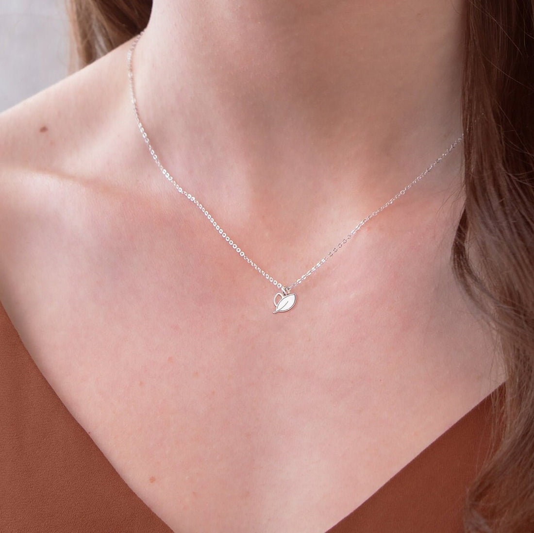 Leaf Pendant Cable Necklace