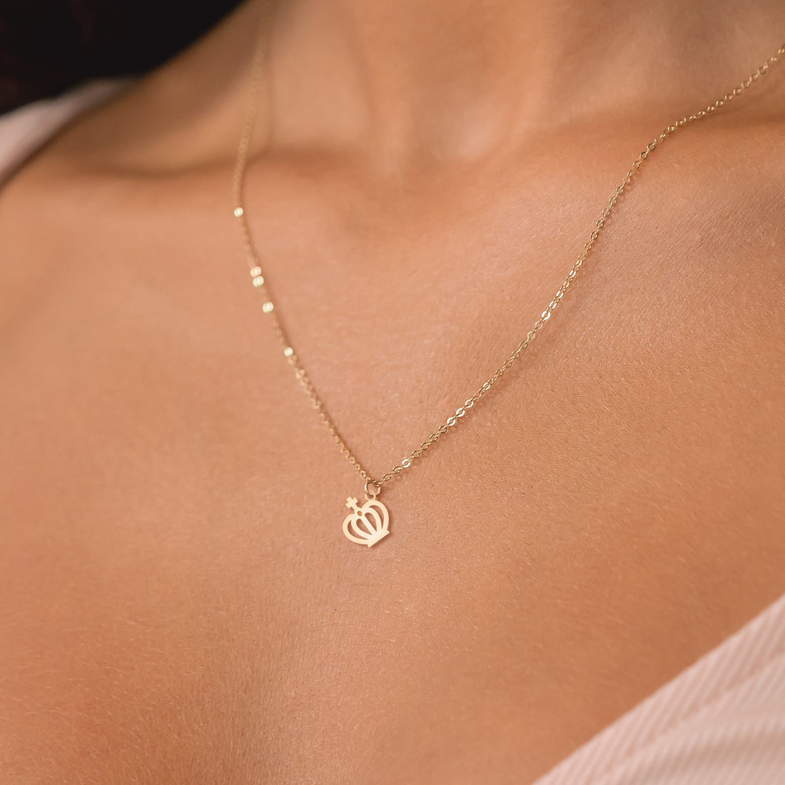 Gold Queen Necklace