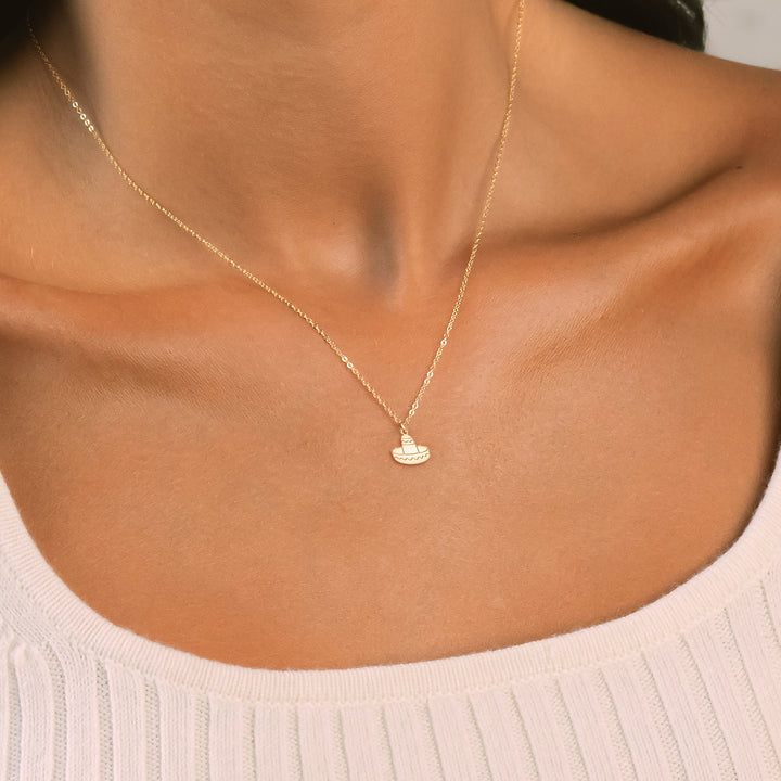 Dainty Sombrero Necklace