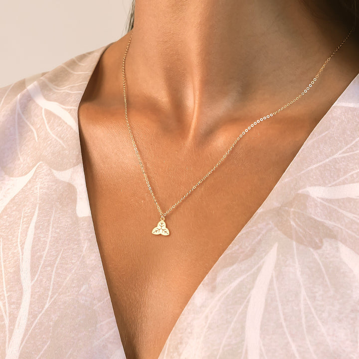 Dainty Clover Leaf