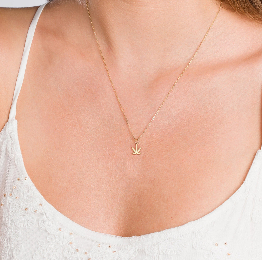 Cannabis Leaf Pendant Necklace