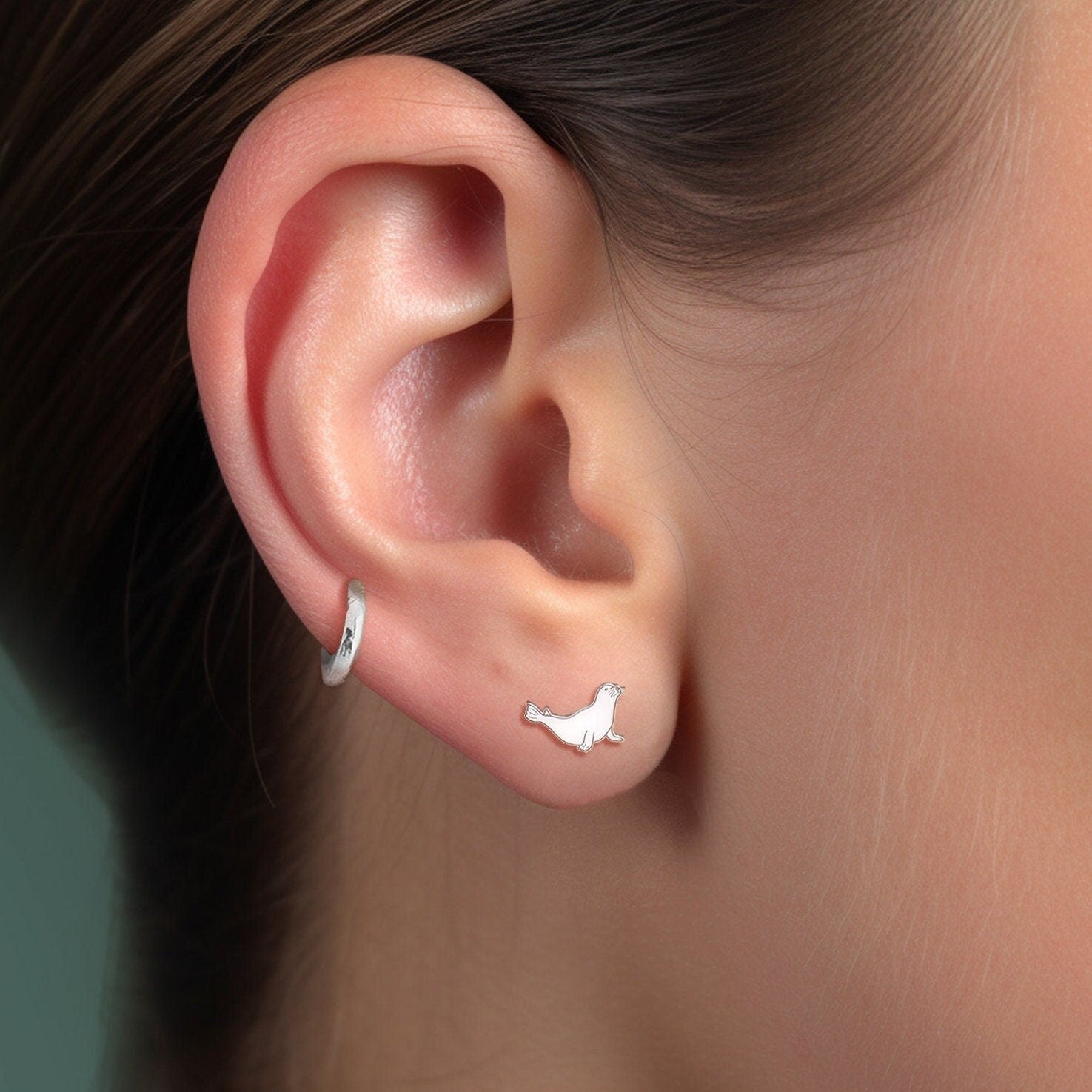Seal Studs 14k
