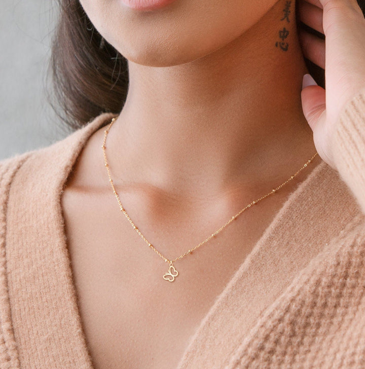 Nature-inspired necklace featuring