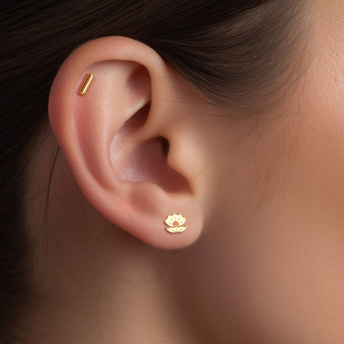 Clamshell Stud Earrings