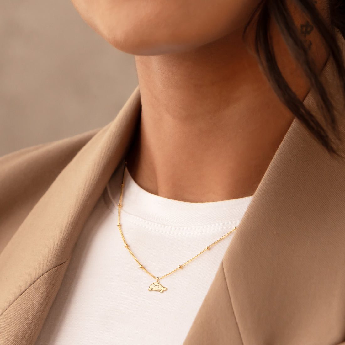 Simple Turtle Pendant Beady Necklace
