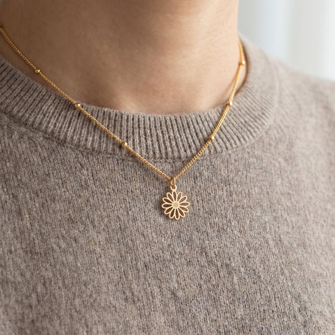 Daisy Flower Charm Necklace