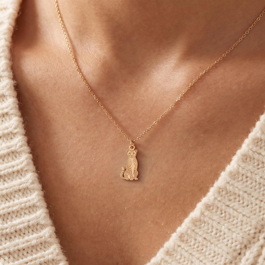 Sitting African Cheetah Charm