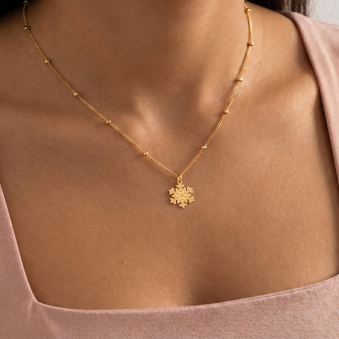 Snowflake Petal Beaded Necklace