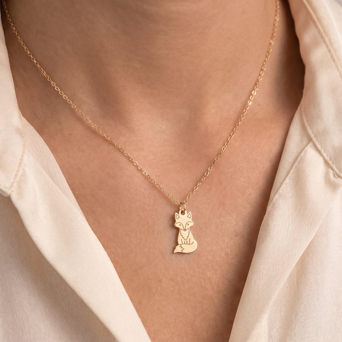 Curled Fox Necklace Charm