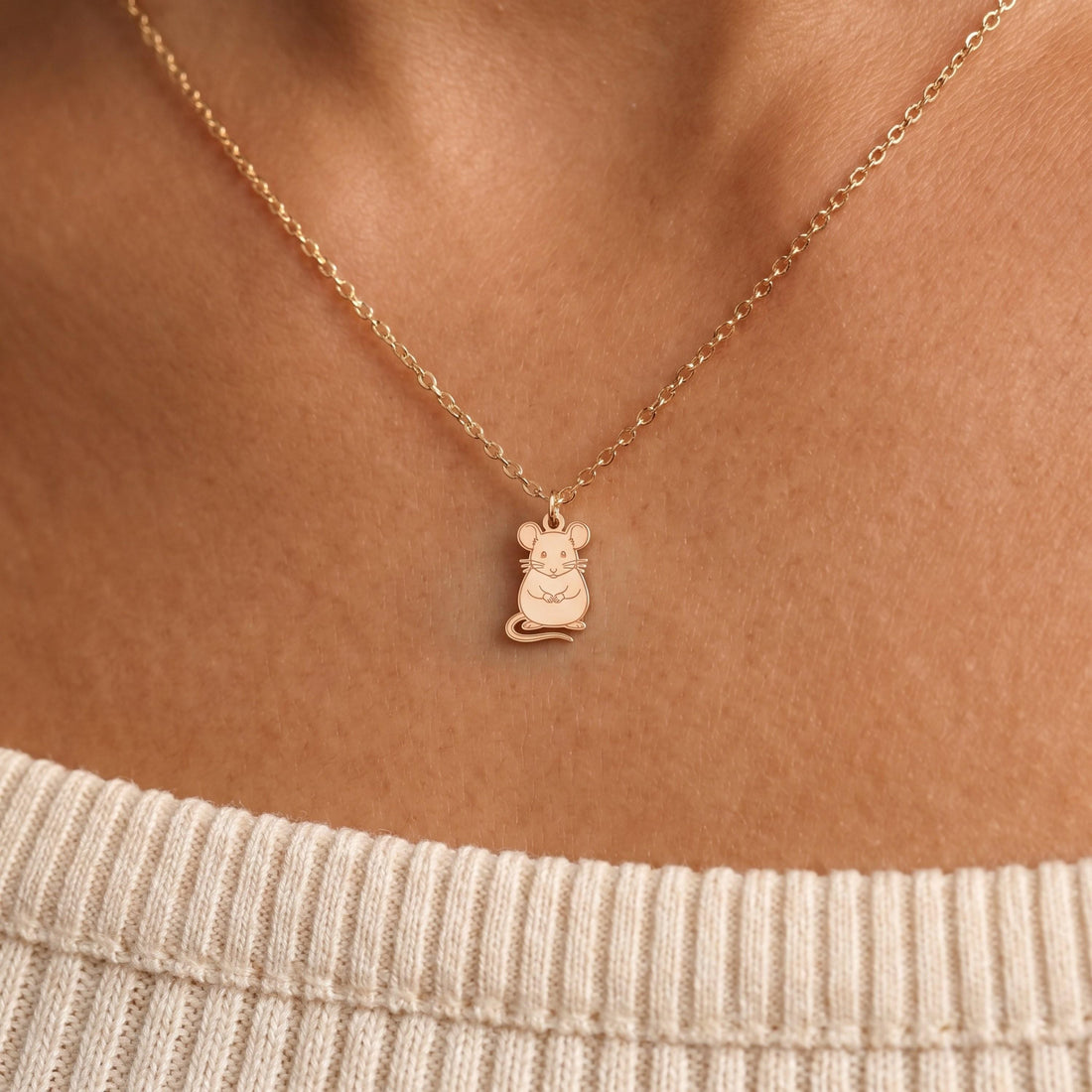 Dainty Standing Mouse Charm