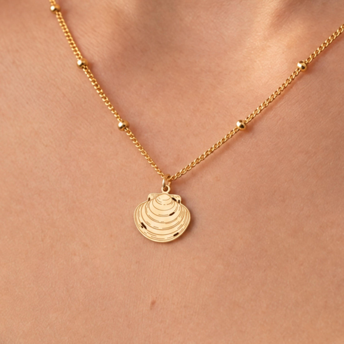 Scallop Shell Charm Necklace
