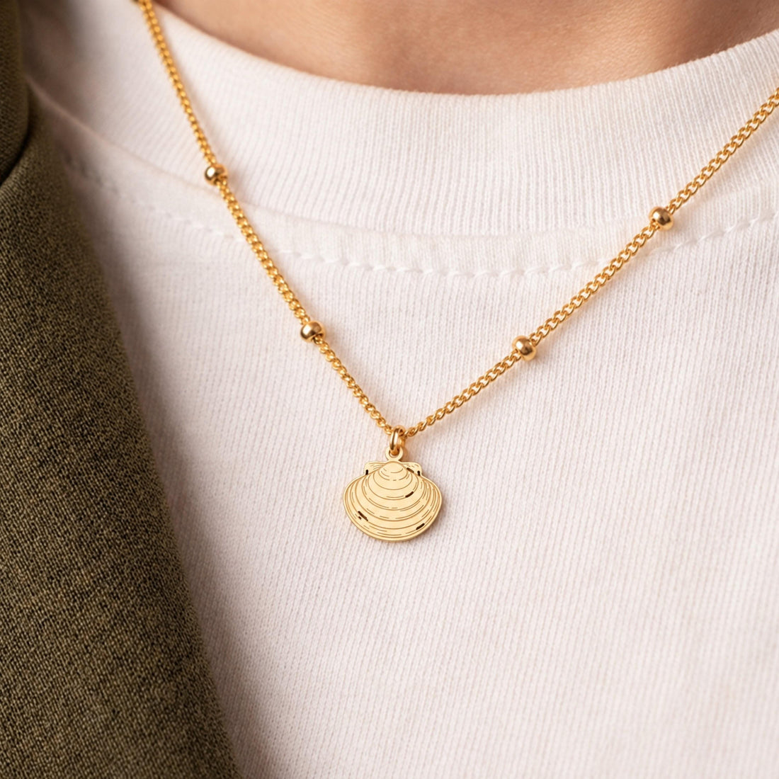 Scallop Shell Charm Necklace