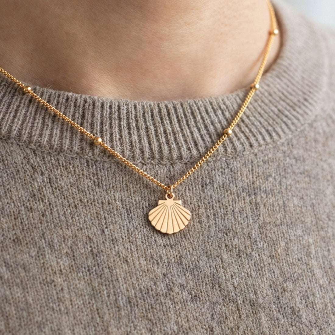 Scallop Shell Charm Necklace