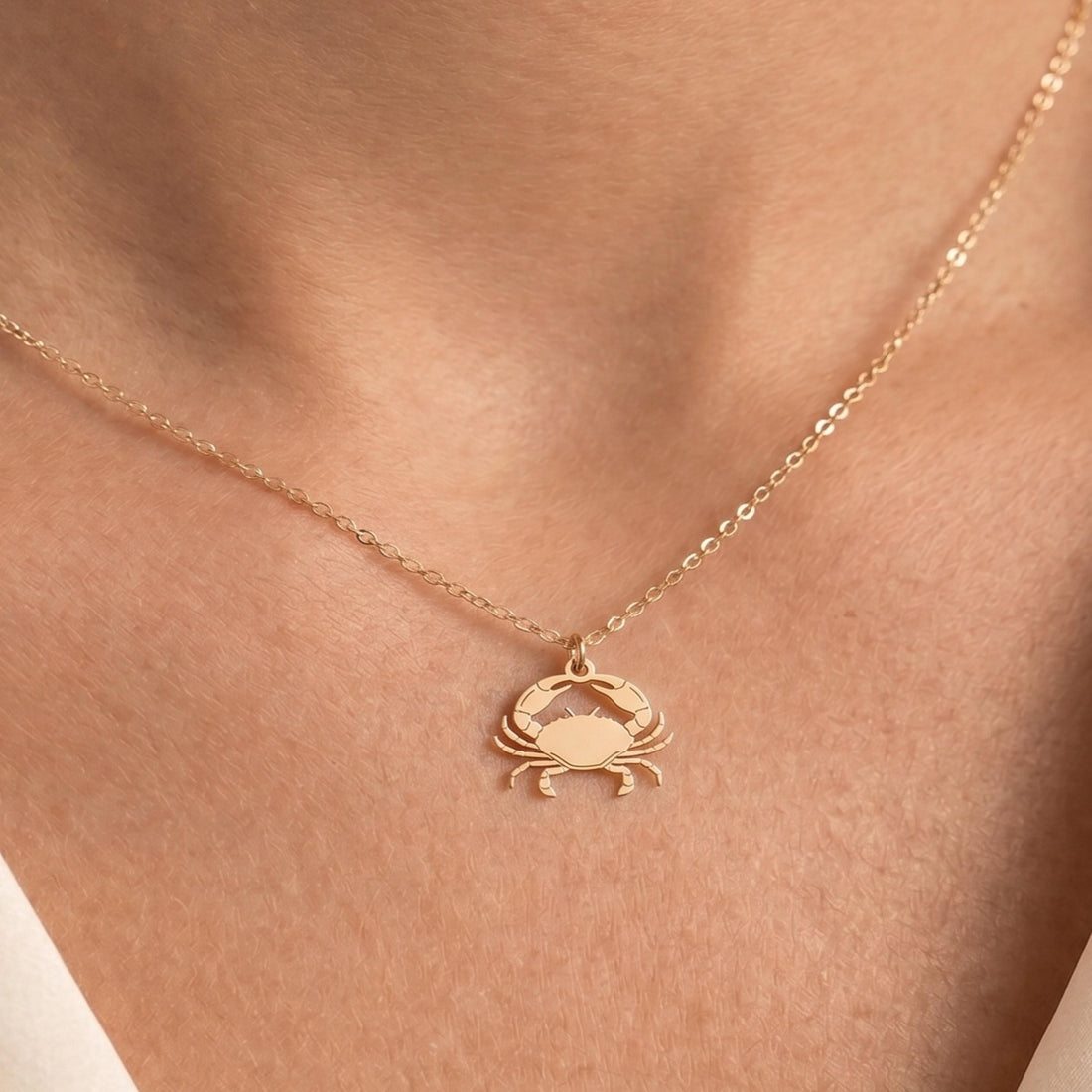 Crab Charm Necklace With Raised Claws