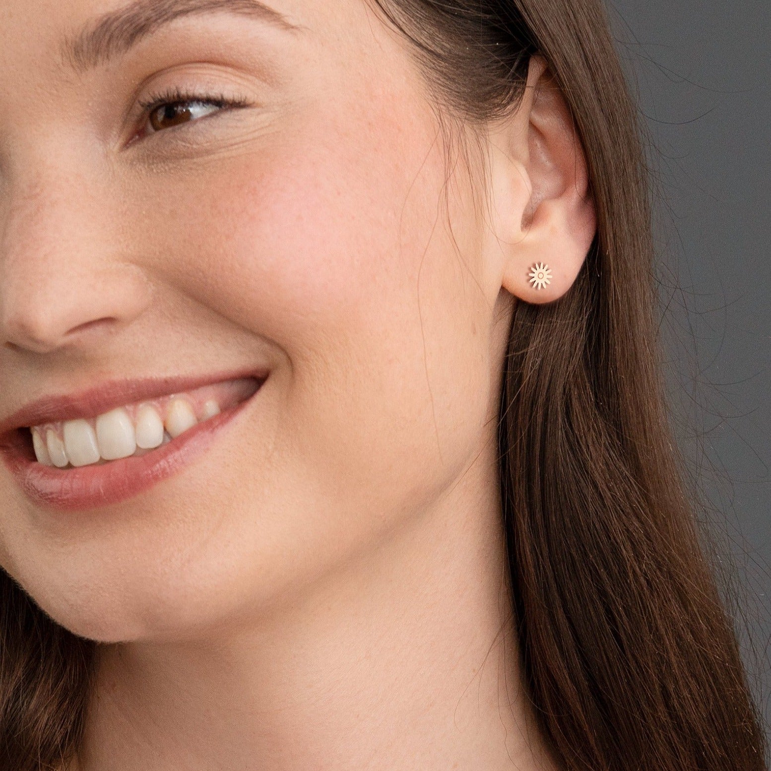 Daisy Flower Stud Earrings
