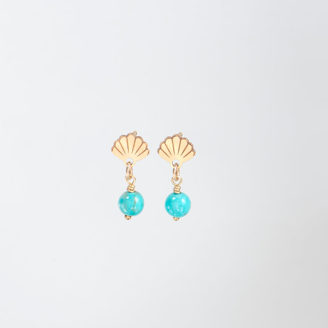 Shell with hanging Bead Earring
