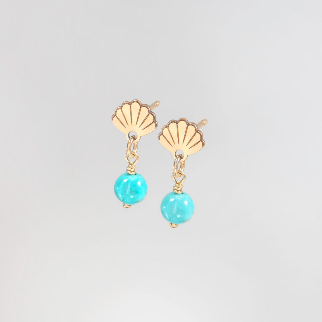 Shell with hanging Bead Earring